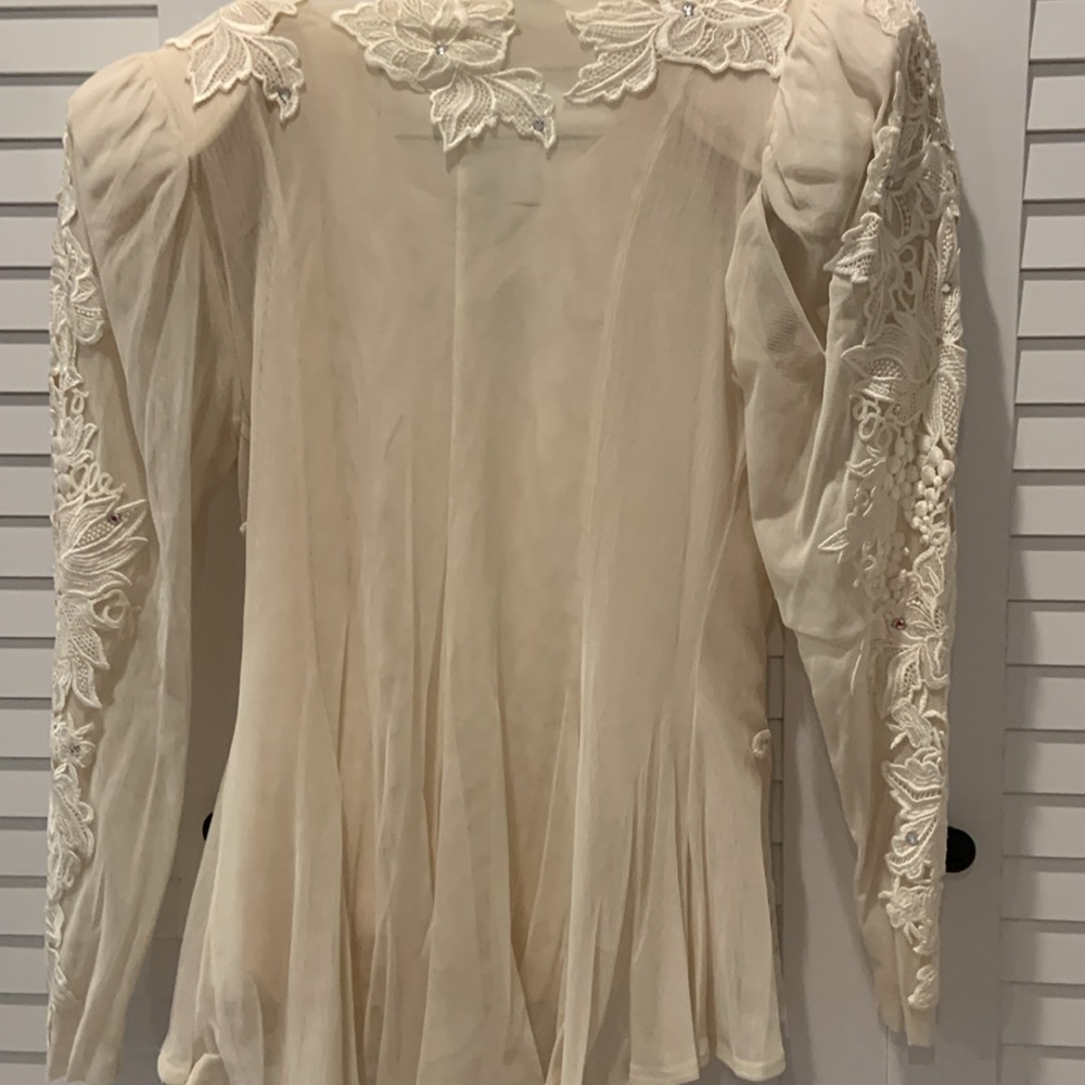 Beautiful Vintage, 3 piece Wedding Suite. - Picture 7 of 10